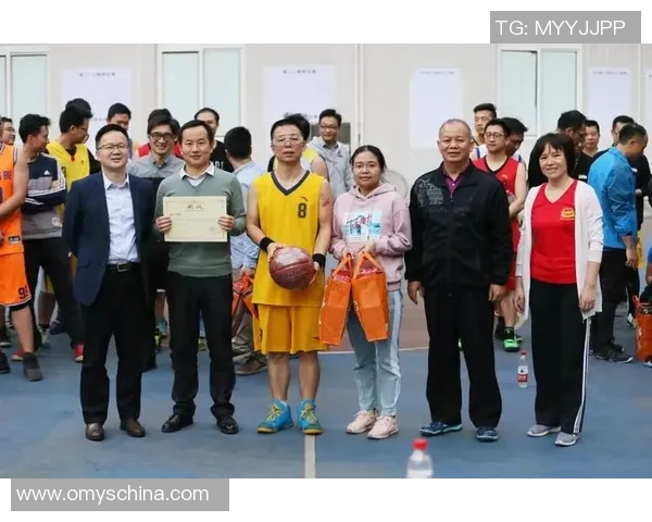 杭州篮球队选拔赛点评团队协作表现分析与提升建议